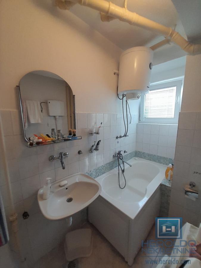 Na prodaju trosoban stan u Ćupriji 15