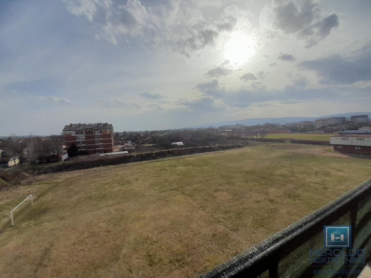 Na prodaju trosoban stan u Ćupriji 18