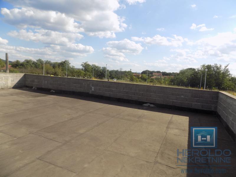 Na prodaju započeta kuća na brdu 6