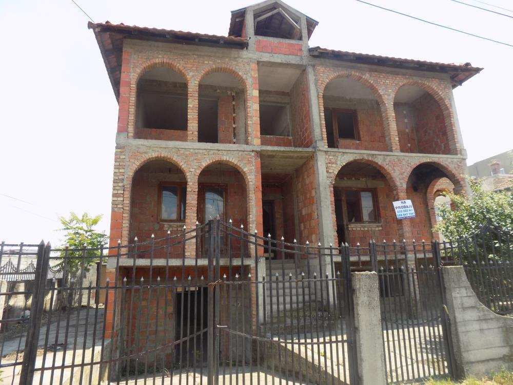 Nezavršena komforna kuća 2