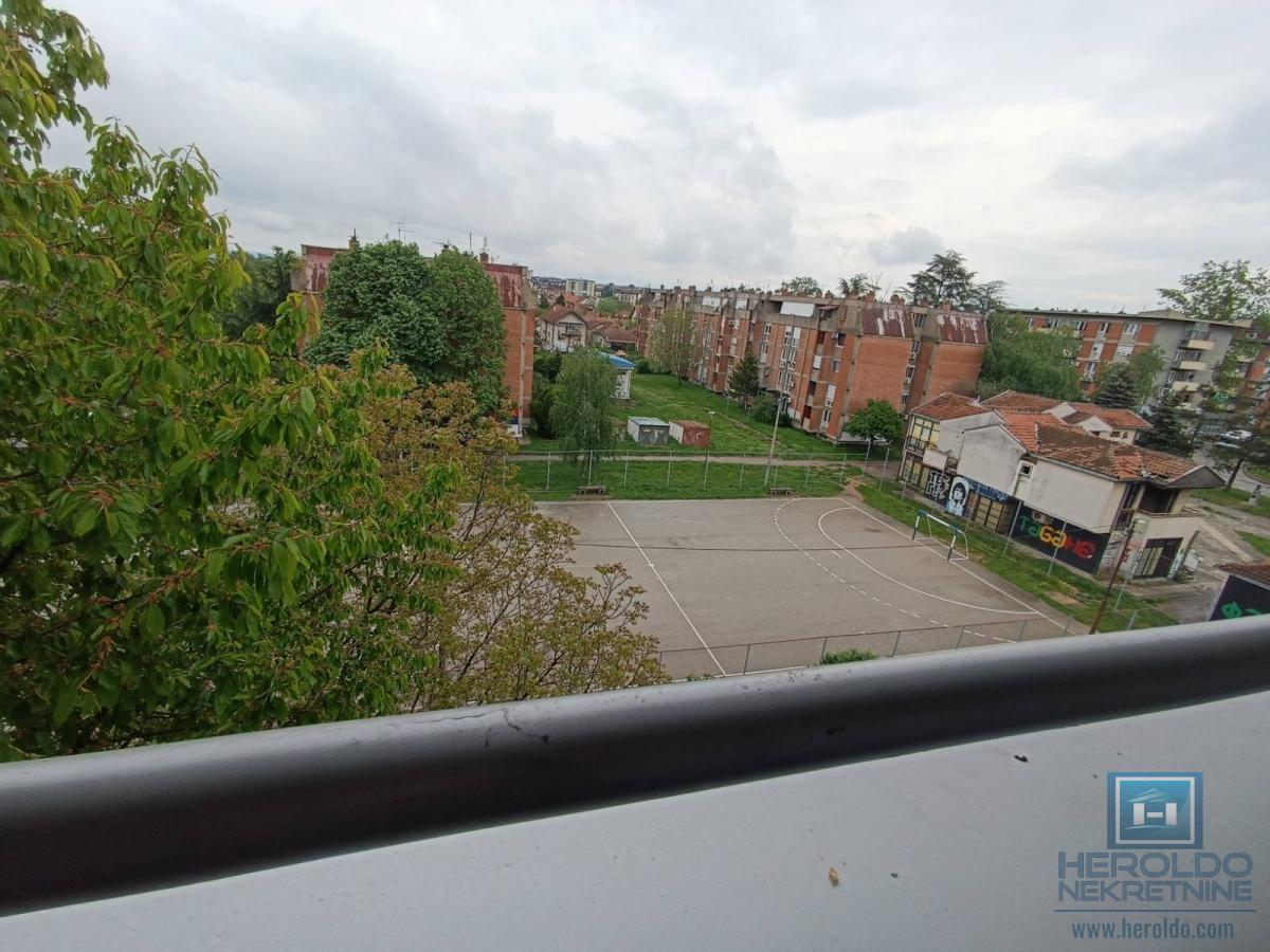 Nov, odmah useljiv stan 9