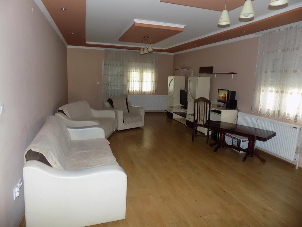 Nova i komforna kuća sa 8 spavaćih soba 5