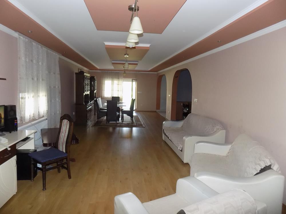 Nova i komforna kuća sa 8 spavaćih soba 6