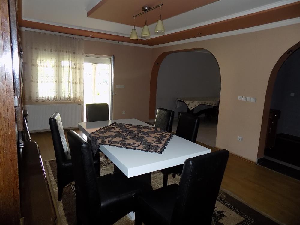 Nova i komforna kuća sa 8 spavaćih soba 7