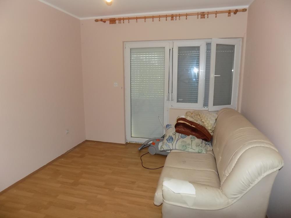 Nova i komforna kuća sa 8 spavaćih soba 10