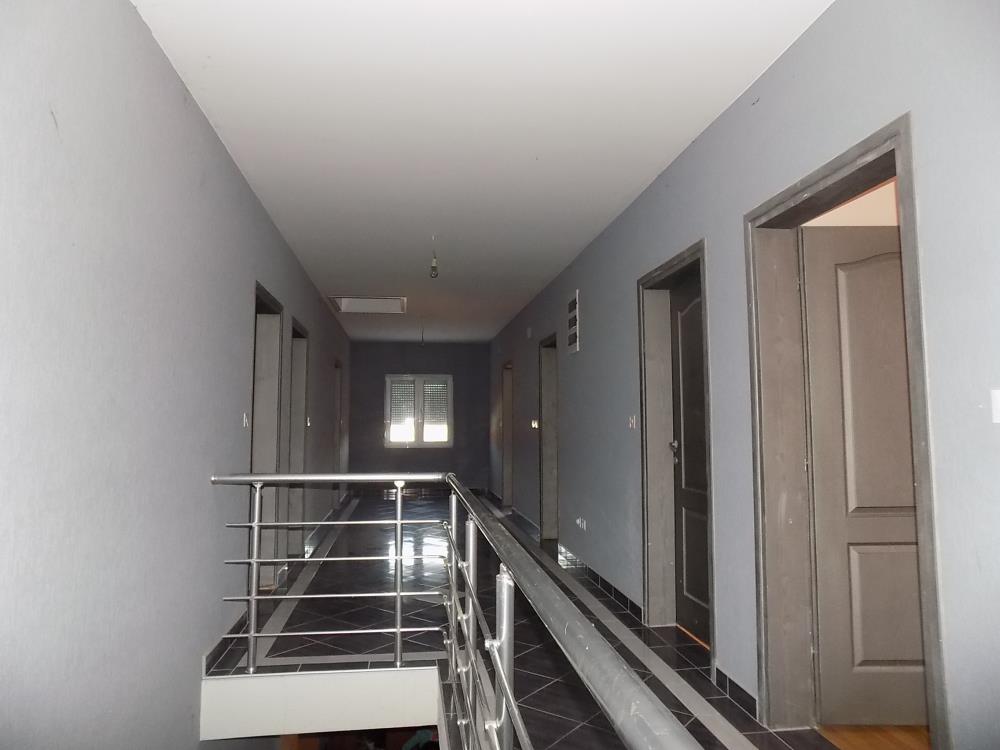 Nova i komforna kuća sa 8 spavaćih soba 12