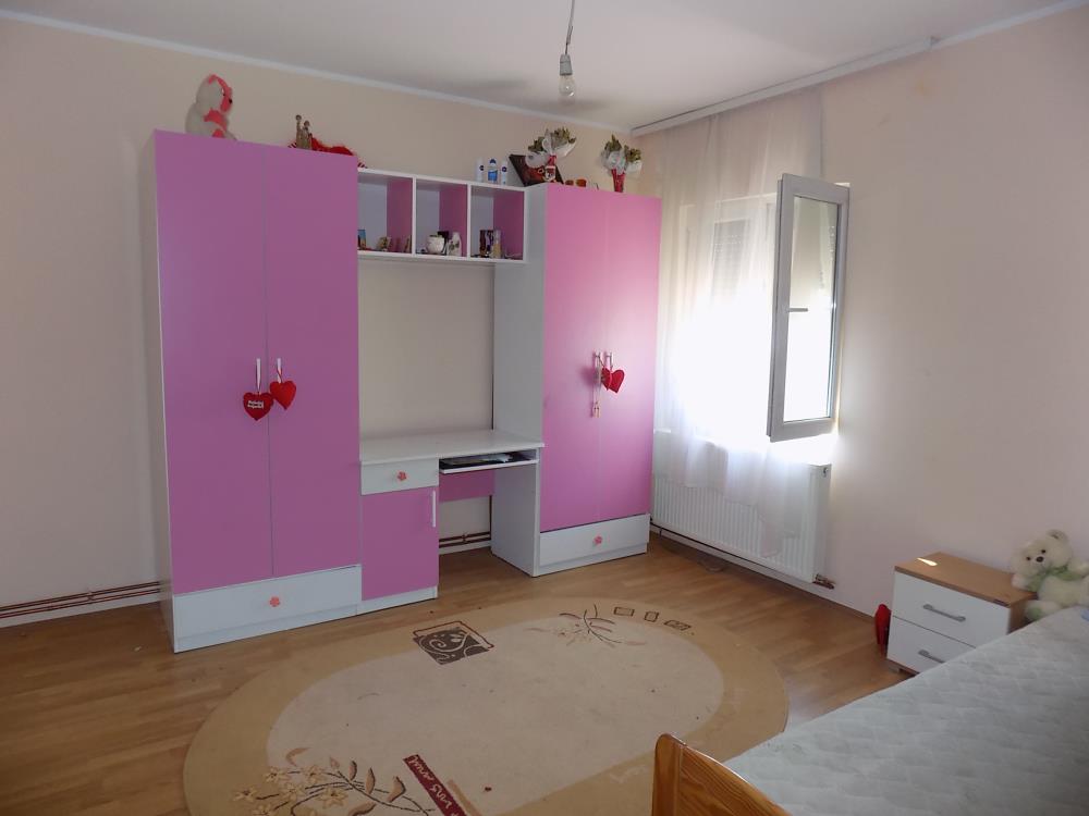 Nova i komforna kuća sa 8 spavaćih soba 13