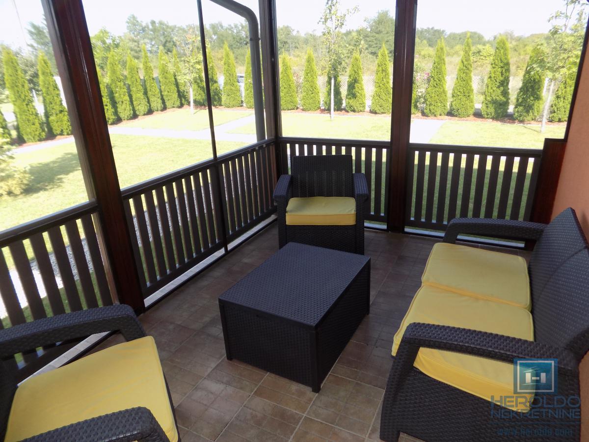 Nova kuća bez ulaganja na Karđorđevom brdu 48