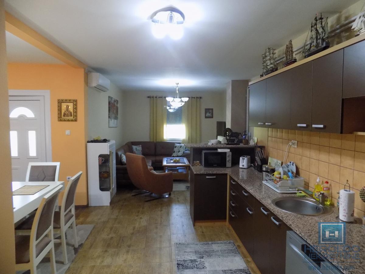 Nova kuća bez ulaganja na Karđorđevom brdu 42