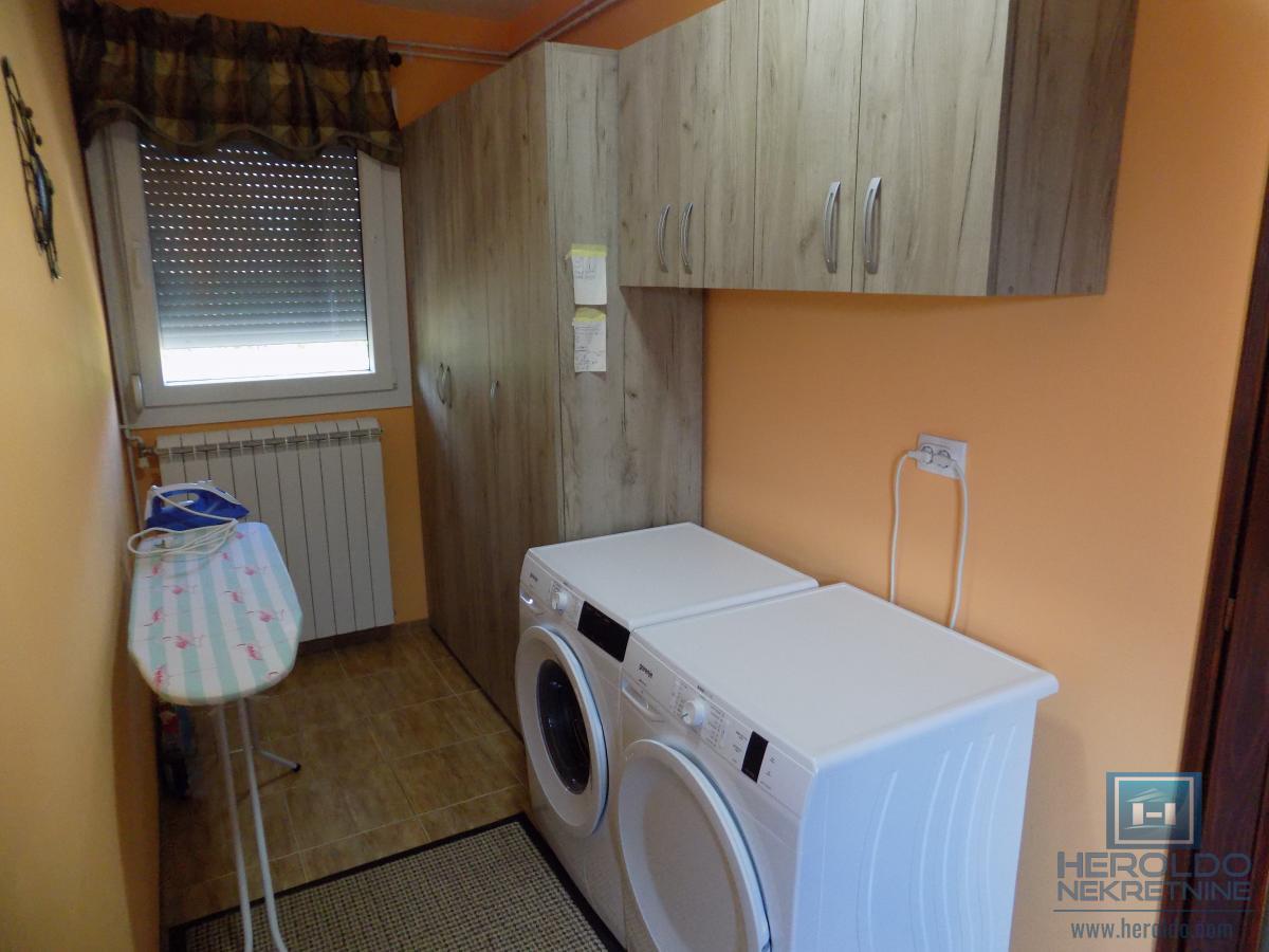 Nova kuća bez ulaganja na Karđorđevom brdu 44