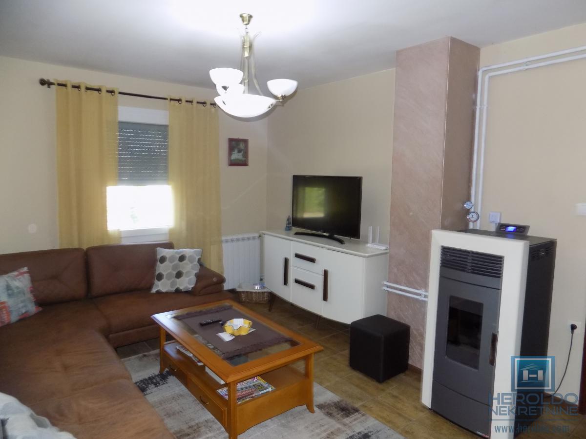 Nova kuća bez ulaganja na Karđorđevom brdu 36