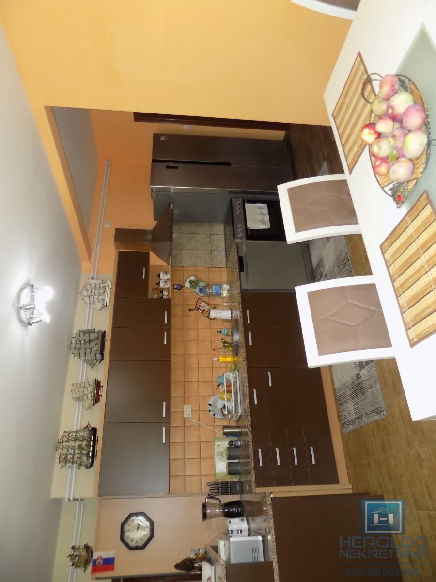 Nova kuća bez ulaganja na Karđorđevom brdu 39