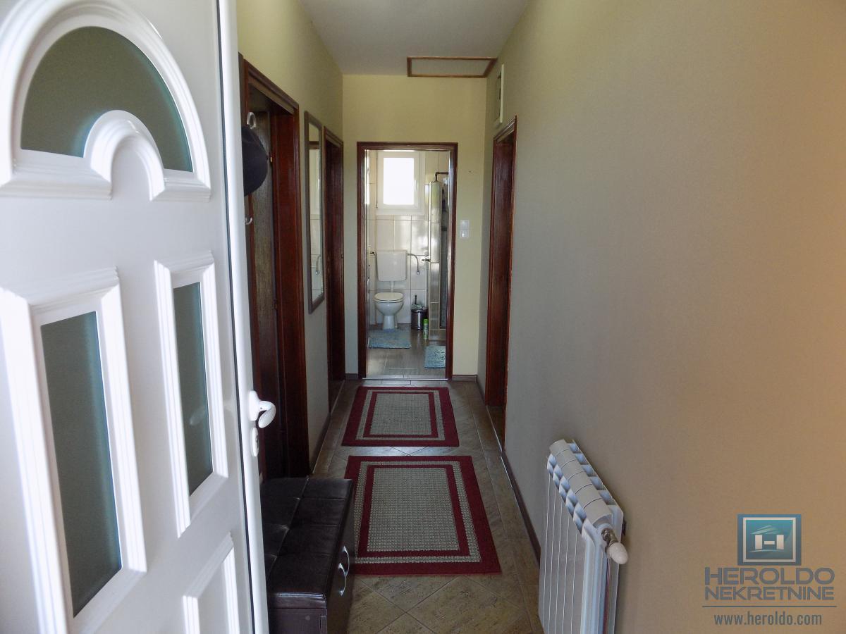 Nova kuća bez ulaganja na Karđorđevom brdu 25