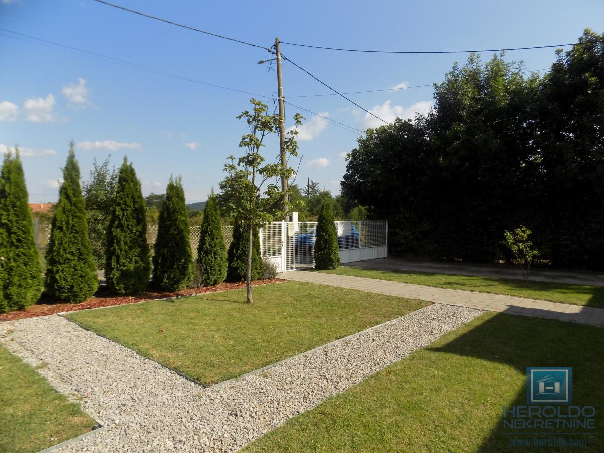 Nova kuća bez ulaganja na Karđorđevom brdu 12