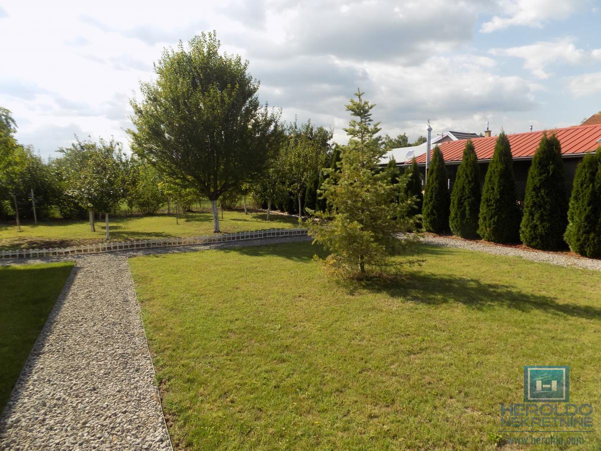 Nova kuća bez ulaganja na Karđorđevom brdu 13