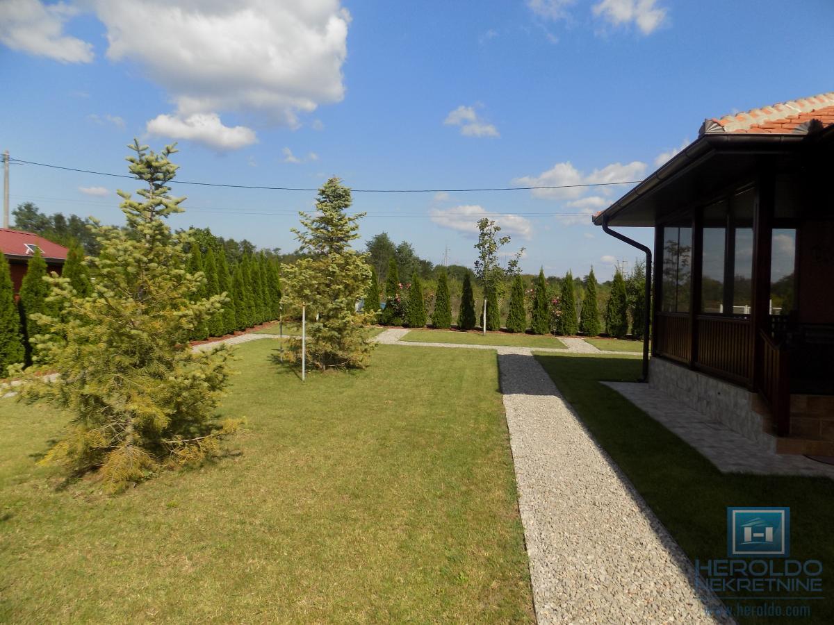 Nova kuća bez ulaganja na Karđorđevom brdu 14