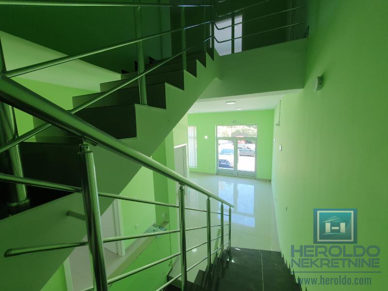 Odličan lokal u 3 nivoa (Su+Pr+S1) 11
