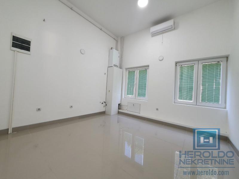 Odličan lokal u 3 nivoa (Su+Pr+S1) 4