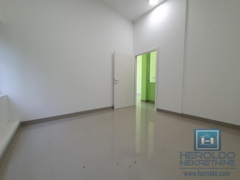 Odličan lokal u 3 nivoa (Su+Pr+S1) 8