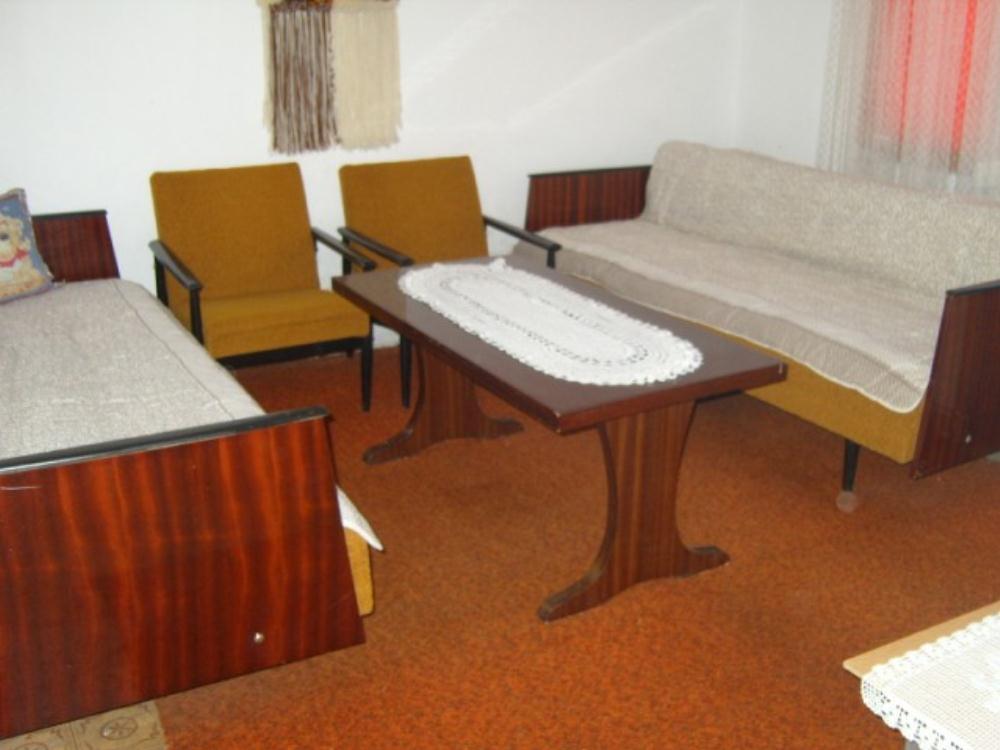 Odlična kuća na periferiji grada 3