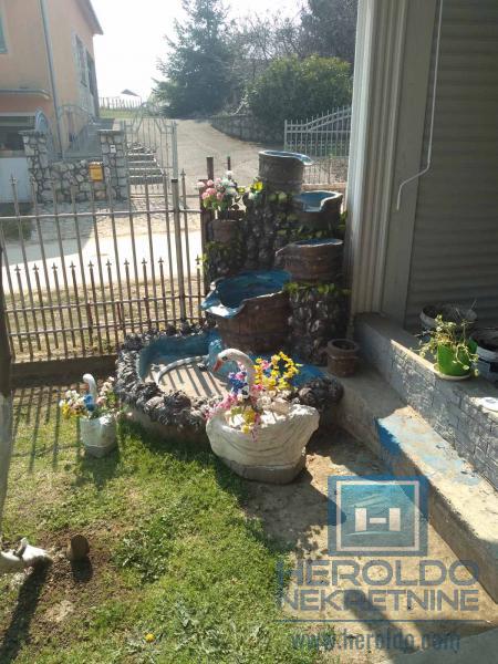 odlicna kuca sa placem u mirnom kraju 34