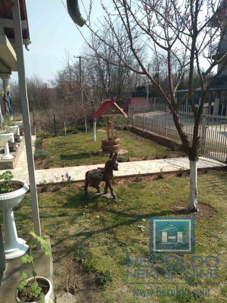 odlicna kuca sa placem u mirnom kraju 38