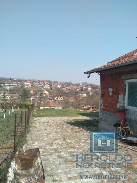 odlicna kuca sa placem u mirnom kraju 39