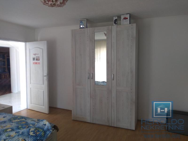 odlicna kuca sa placem u mirnom kraju 13