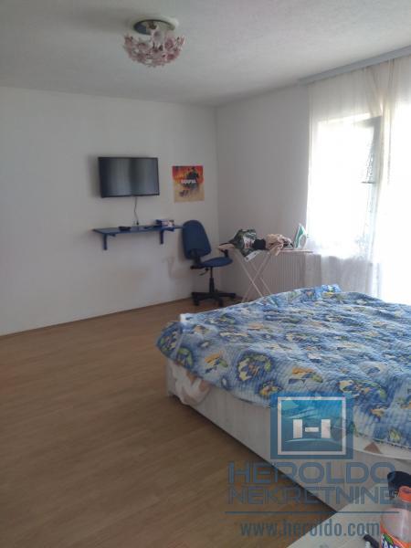 odlicna kuca sa placem u mirnom kraju 14