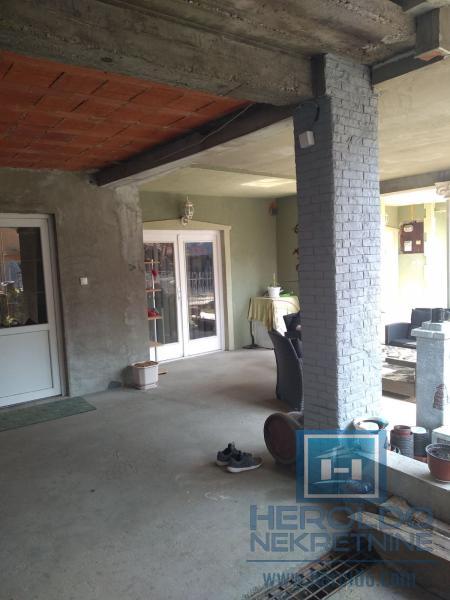 odlicna kuca sa placem u mirnom kraju 28