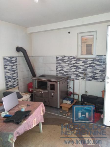 odlicna kuca sa placem u mirnom kraju 31