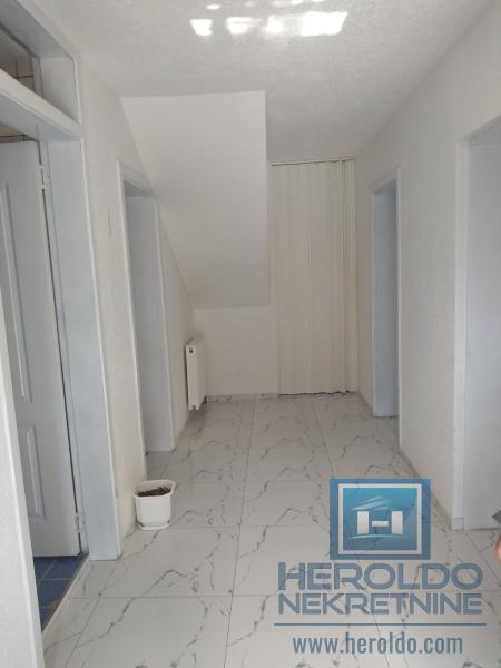 odlicna kuca sa placem u mirnom kraju 2