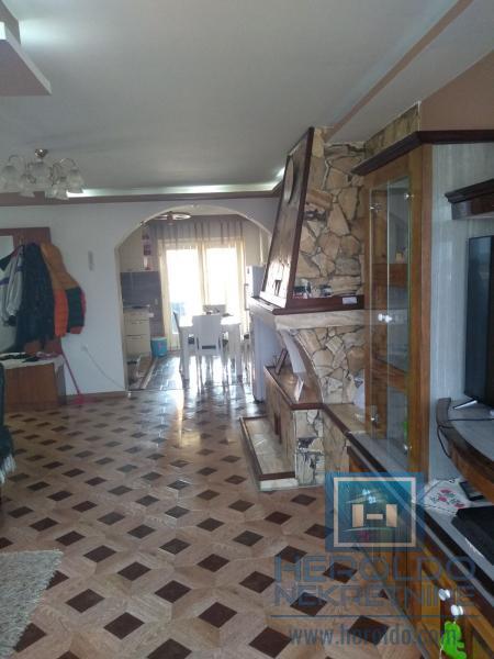 odlicna kuca sa placem u mirnom kraju 8