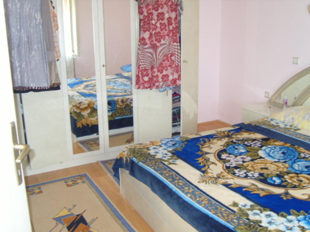 Odlična kuća sa pomoćnim objektom 12