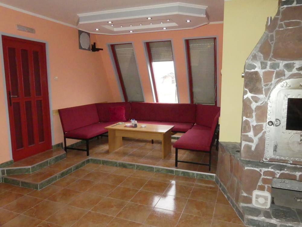 Odlična kuća u mirnom delu grada 3