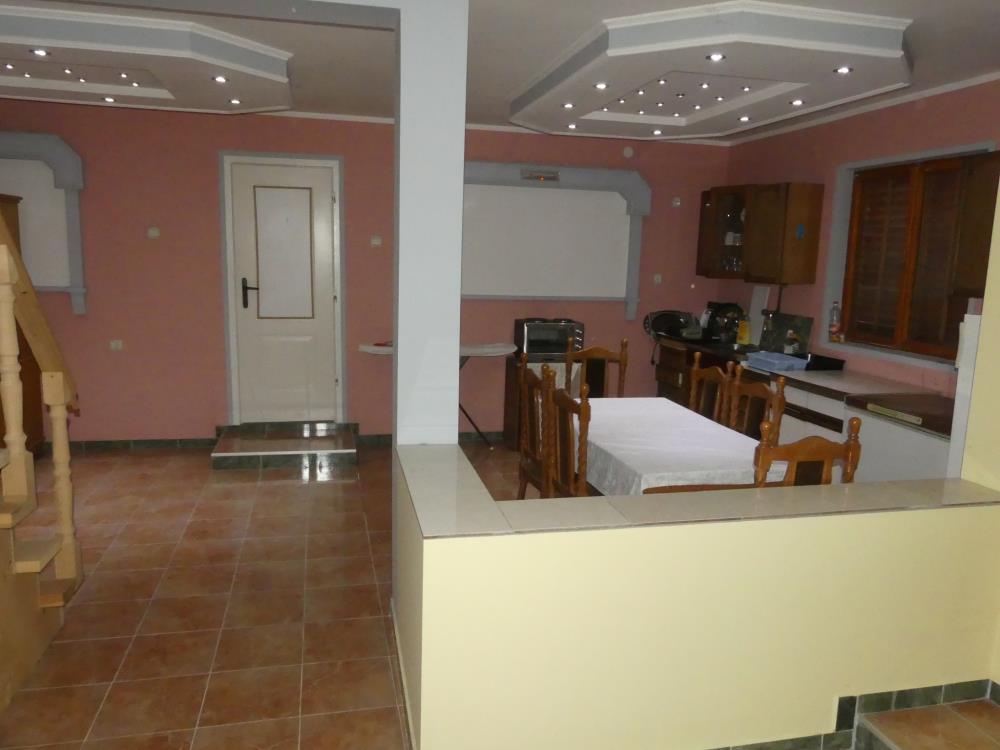 Odlična kuća u mirnom delu grada 7