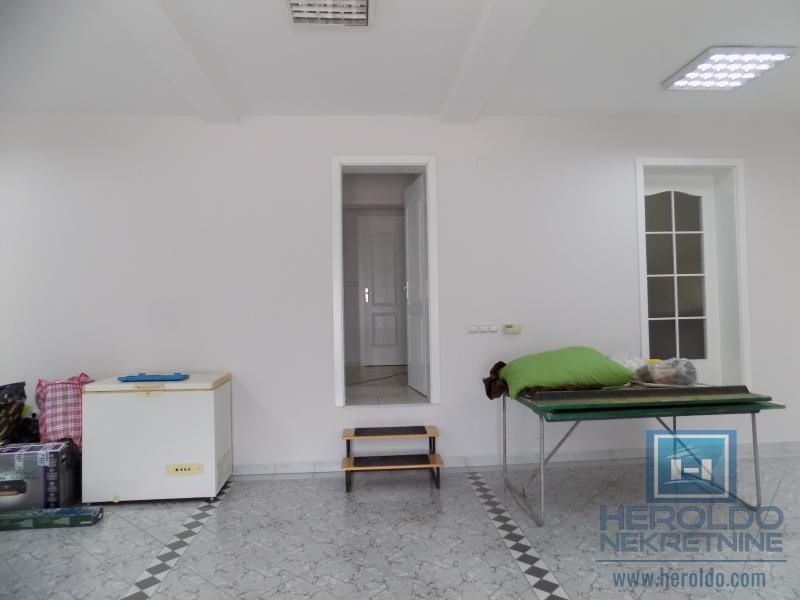 Polunamešten poslovni objekat - 100m2 2