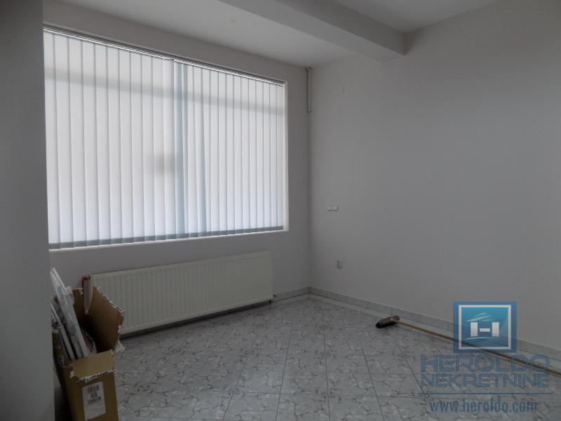 Polunamešten poslovni objekat - 100m2 4