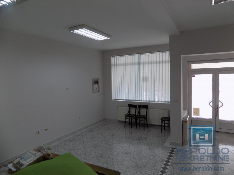 Polunamešten poslovni objekat - 100m2 6