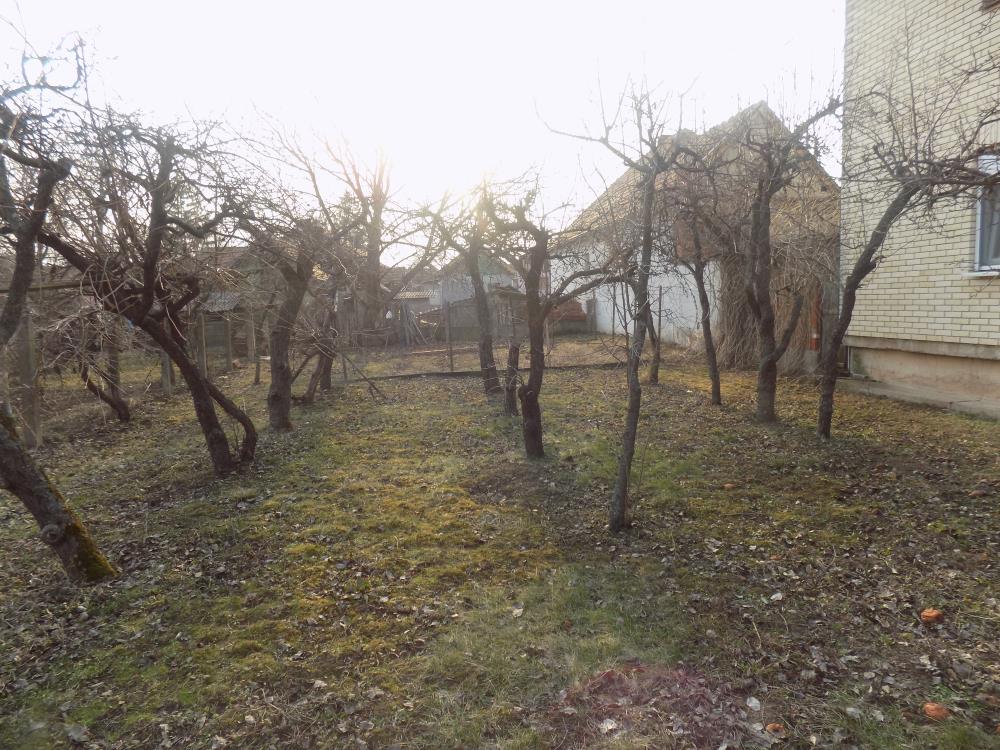 Polurenovirana, useljiva kuća 6