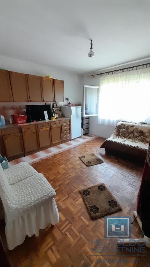 Porodična kuća na selu 10