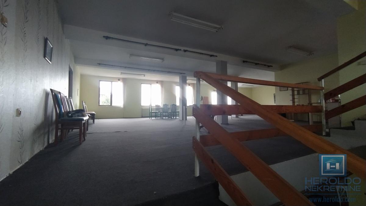 Poslovna zgrada, jedinstvena ponuda salon nameštaja za izdavanje 15