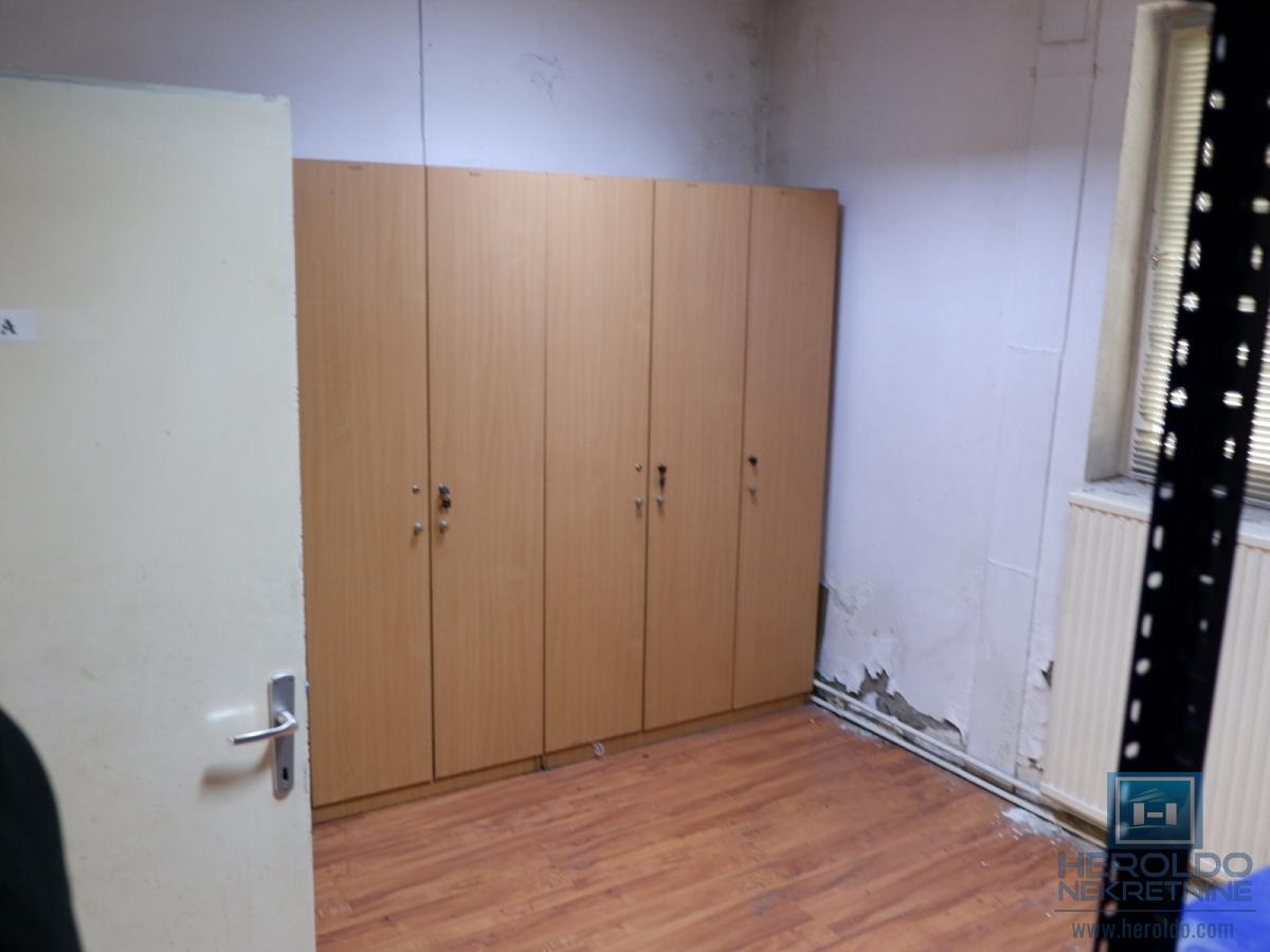 Poslovna zgrada Vihor Jagodina ,ukupna kvadratura svih objekata 519m2 13