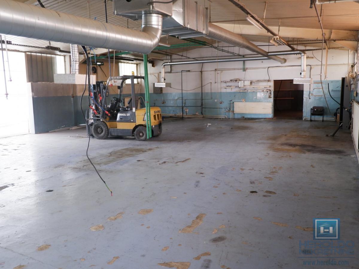 Poslovna zgrada Vihor Jagodina ,ukupna kvadratura svih objekata 519m2 5