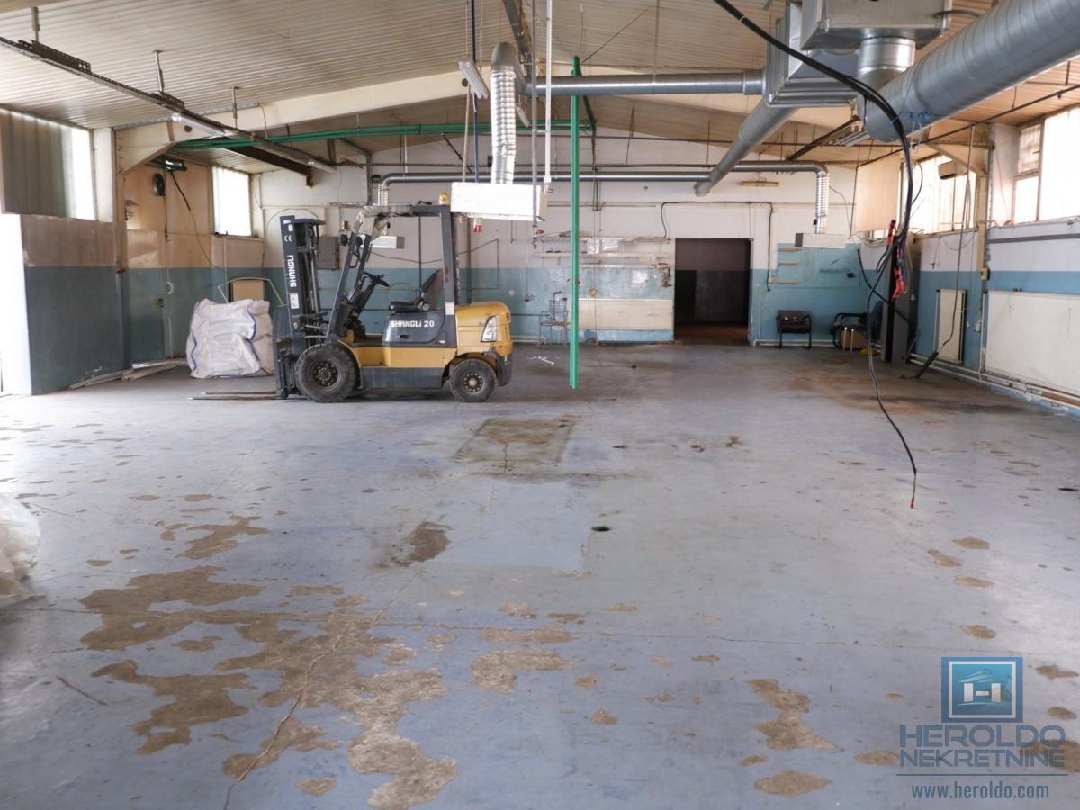 Poslovna zgrada Vihor Jagodina ,ukupna kvadratura svih objekata 519m2 4