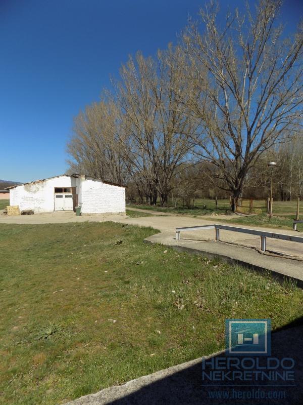 Poslovni objekat u Sumrakovcu - Boljevac 36