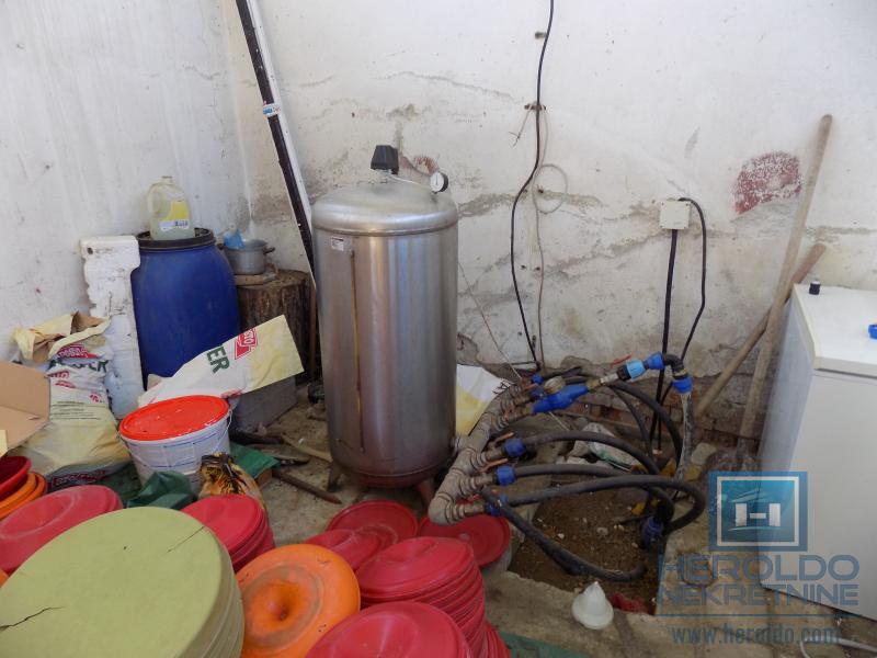 Poslovni objekat u Sumrakovcu - Boljevac 38