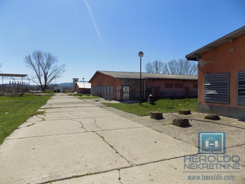 Poslovni objekat u Sumrakovcu - Boljevac 15