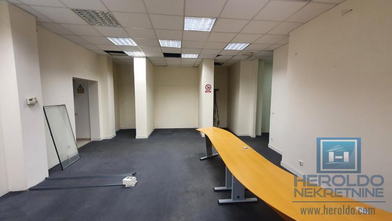 Poslovni prostor, centar, Jagodina 21