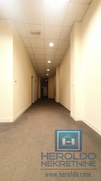 Poslovni prostor, centar, Jagodina 28